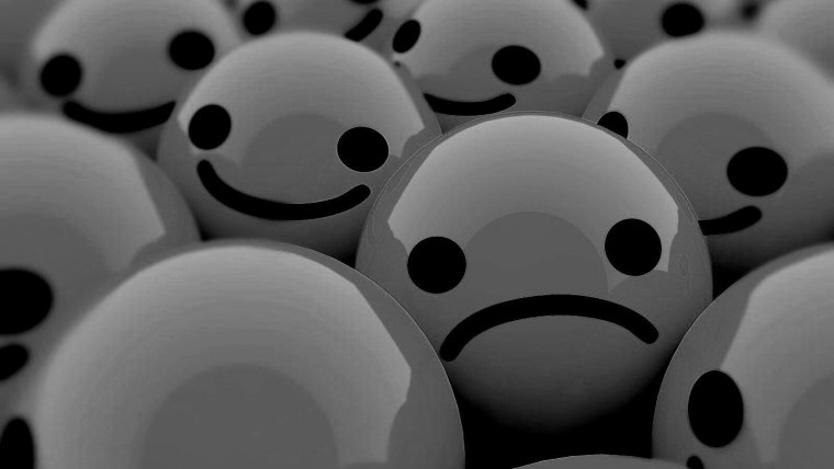 Смайлик на желтом фоне