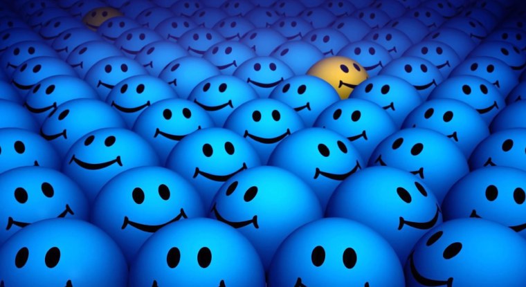 Улыбка на черном фоне