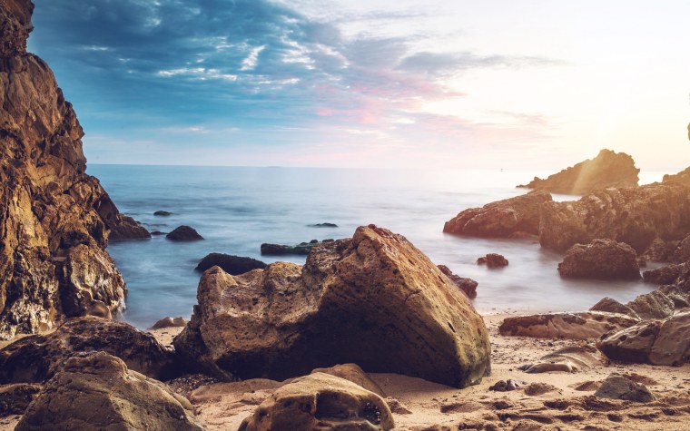 Морской пейзаж со скалами