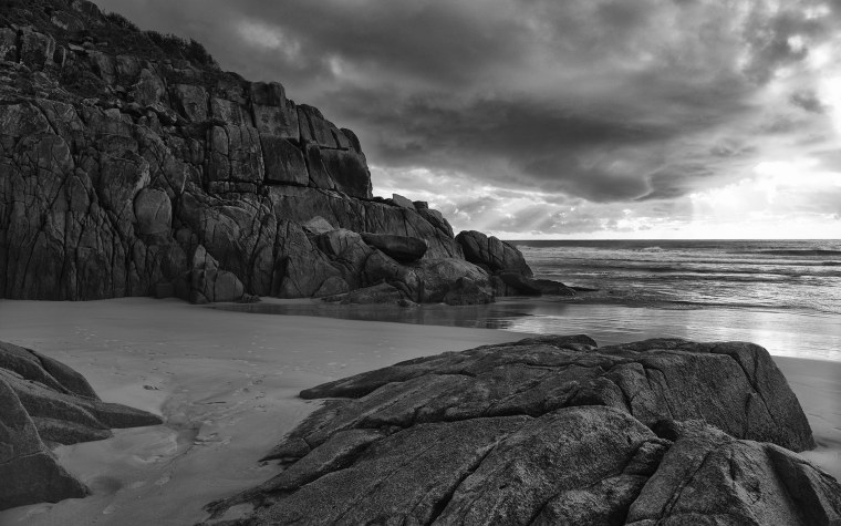 Серая скала