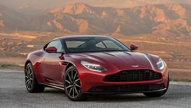 Астон Мартин db11