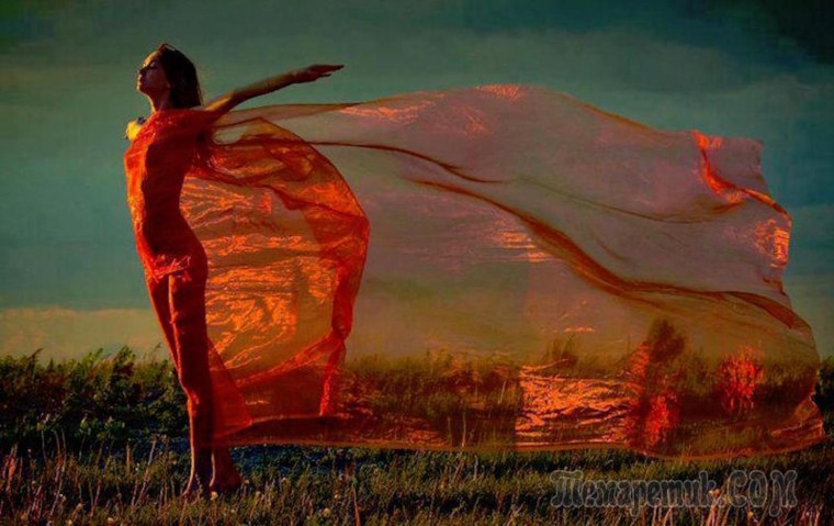 Девушка путешествует