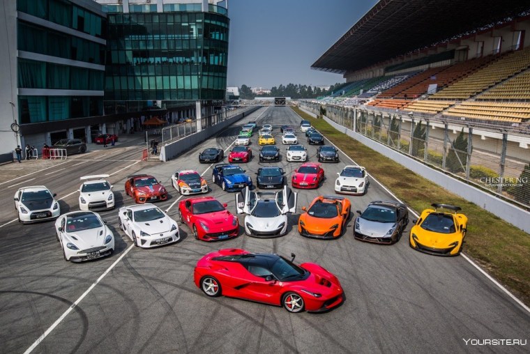 Много машин