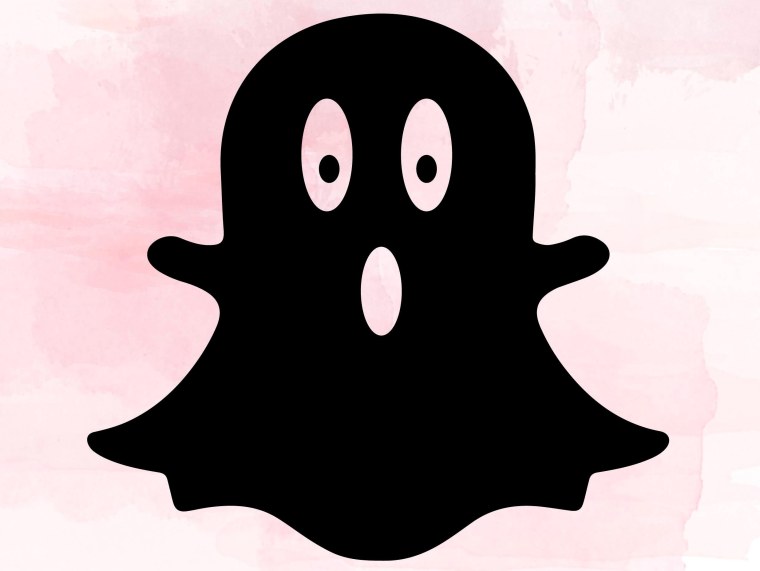 Привидение на черном фоне