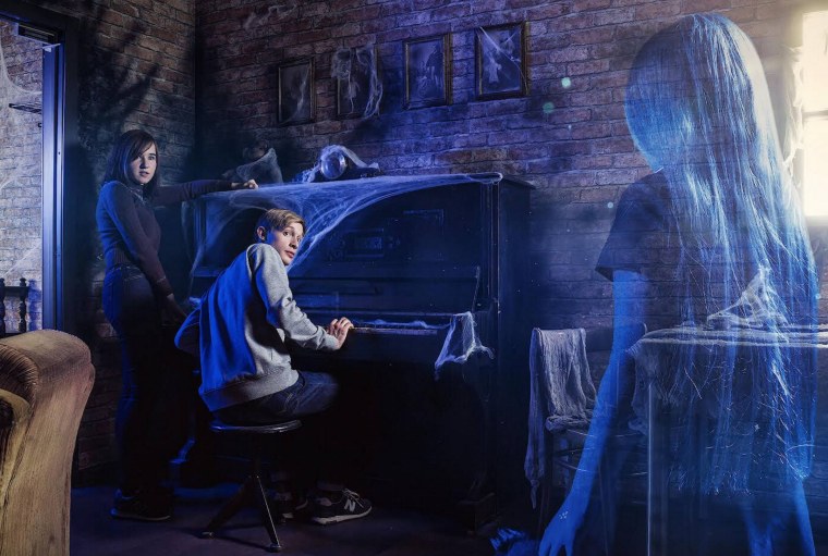 Призрак девушки в белом платье