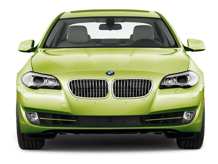 Автомобиль вид спереди