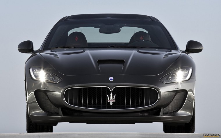 Мазерати Гранд Туризмо 2022