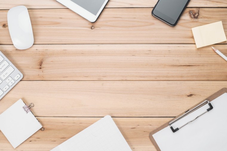 Деревянная поверхность стола