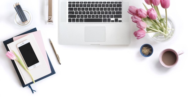 Белый стол сверху