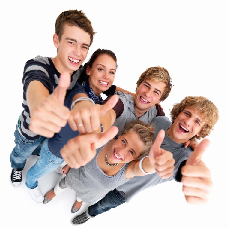 Несколько человек стоят