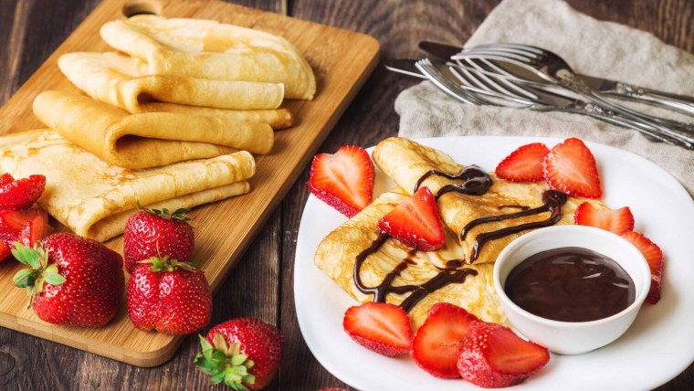 Продукты на темном фоне