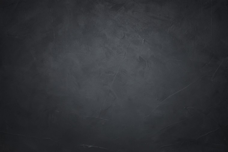 Темная бетонная стена