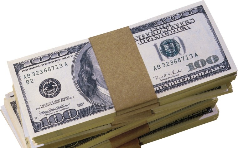Большая пачка долларов