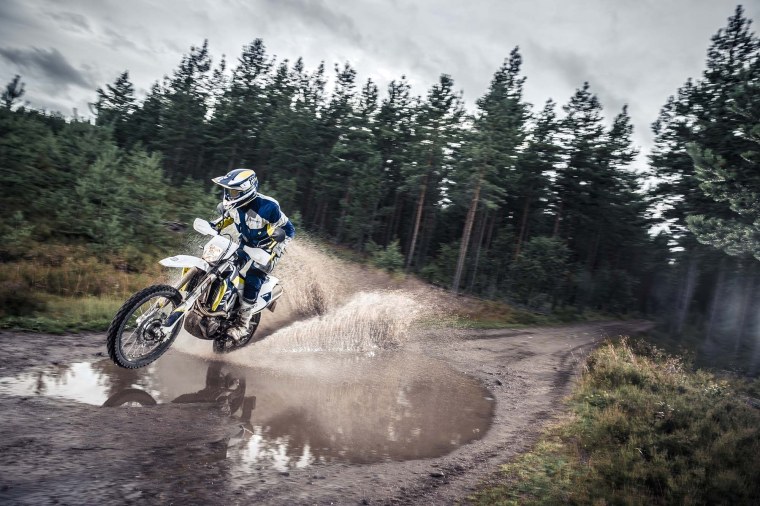 Мотоциклист эндуро
