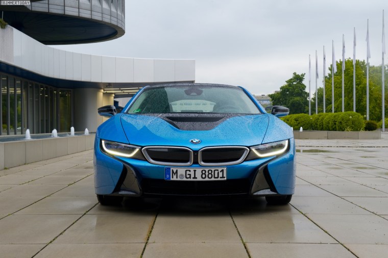 BMW i8 Изумрудная