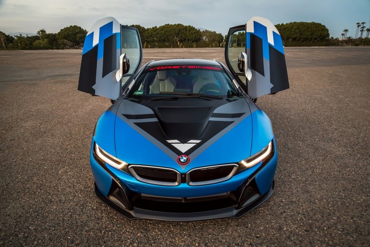 BMW i8 турбо