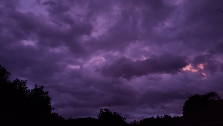 Фиолетовый туман фон