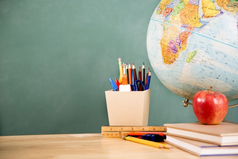 Школа гача лайф фон внутри класса