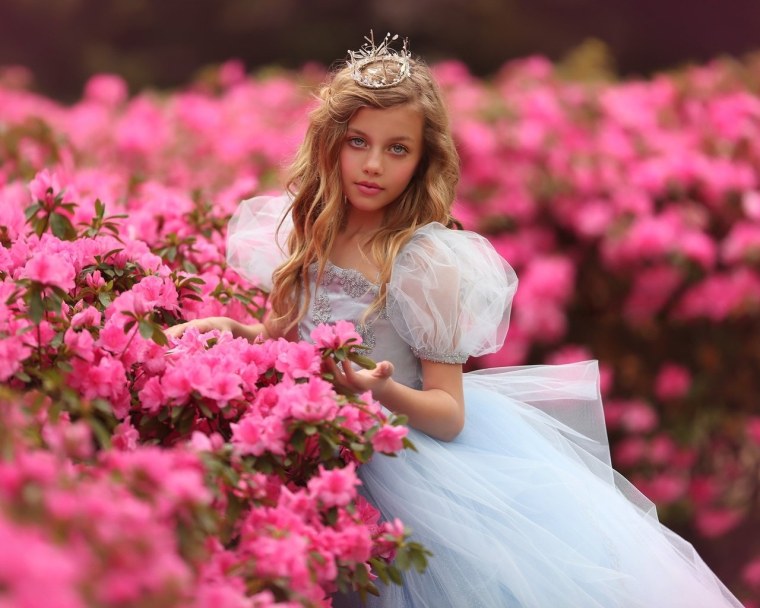 Розовое платье для девочки