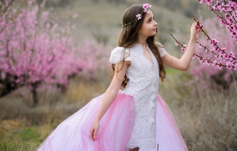 Детки в красивых нарядах