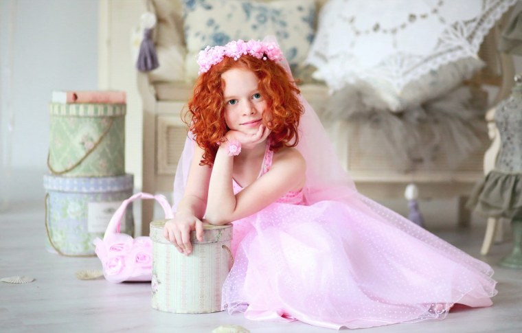 Женщина в розовом