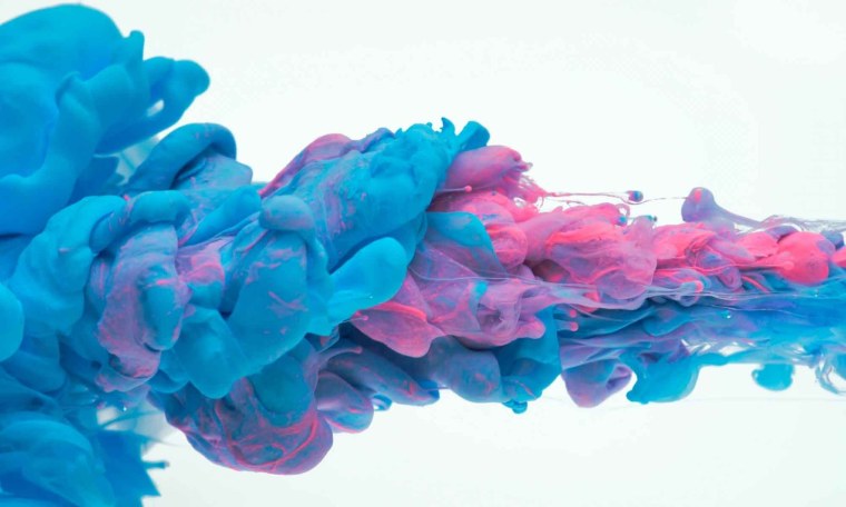 Разноцветные краски в воде