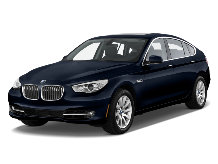 Автомобиль БМВ на белом фоне