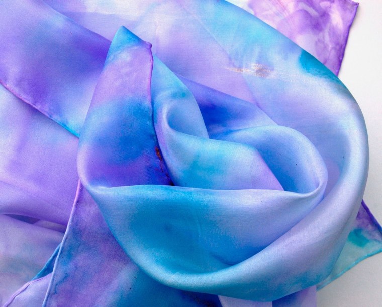 Розовый голубой сиреневый