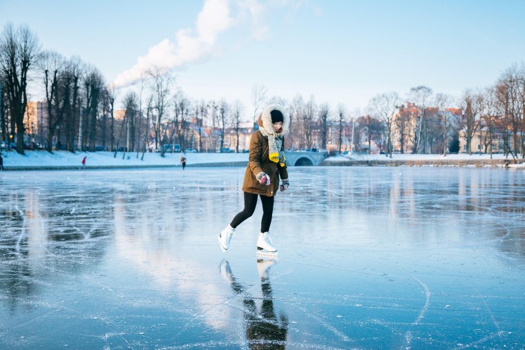 Ледовый каток на улице