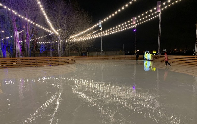 Новогодний каток на ВДНХ 2020