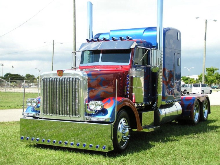 Грузовик Peterbilt 379