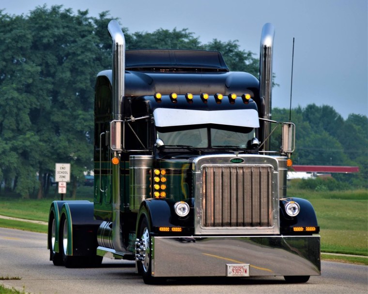 Седельный тягач Peterbilt 379