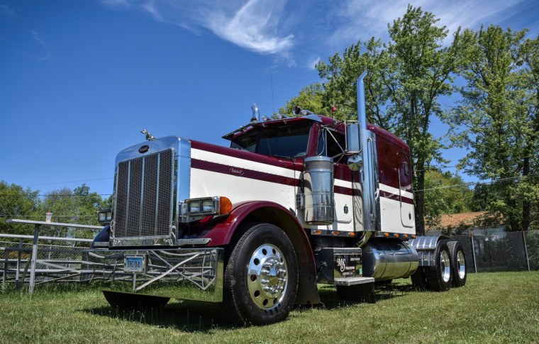Peterbilt 360