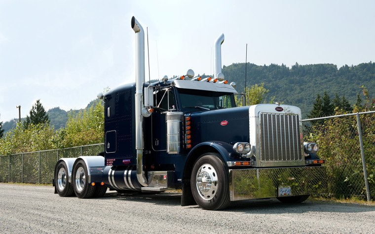 Грузовик Peterbilt 379