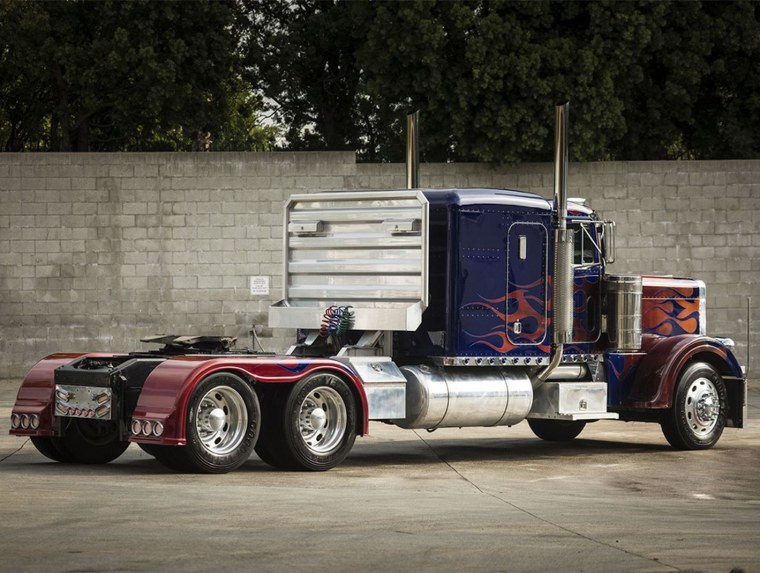 Грузовик Peterbilt 379 Оптимус Прайм