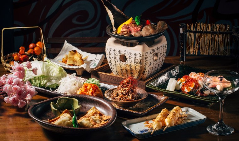 Стол с едой