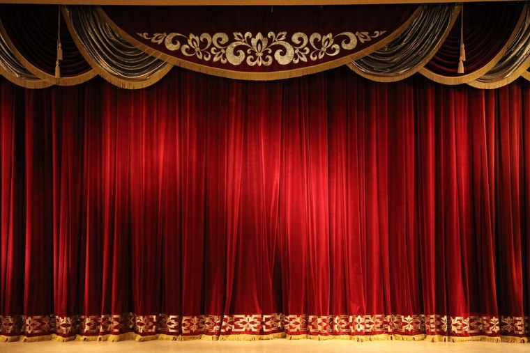 Театральные шторы