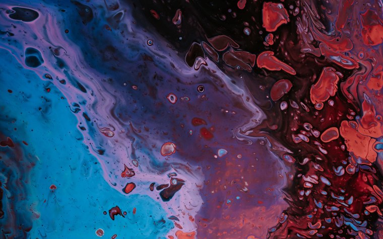 Суета надпись на черном фоне