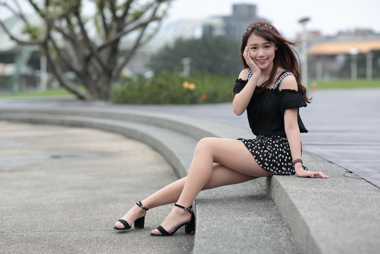 Девушки в коротких юбках