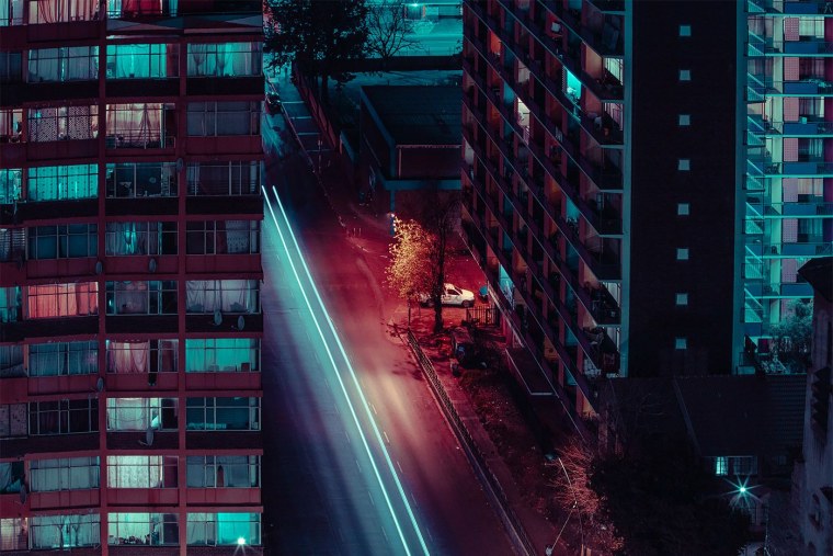 Многоэтажный дом неон