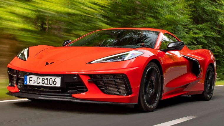 Шевроле Корвет 2022