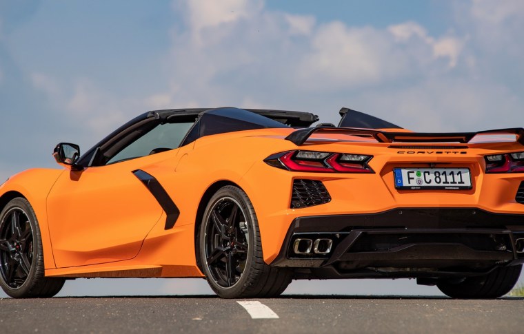 Машина Корвет 2021 года