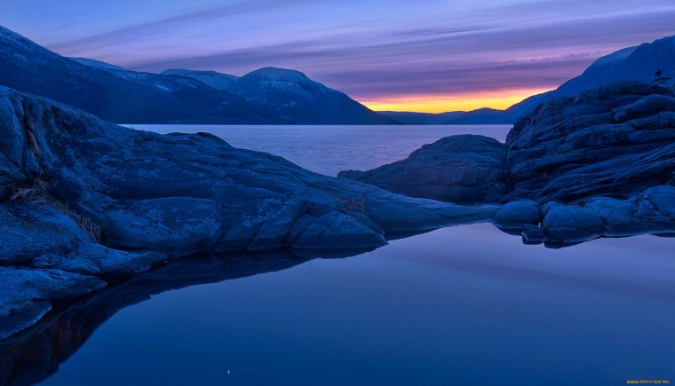 Горы Норвегии закат