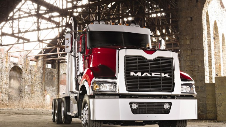 Mack Titan 2008