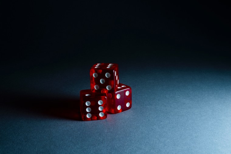 Игральные кости красивые