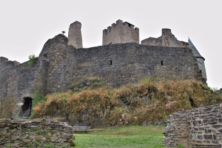 Замок Chateau de Bourglinster