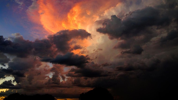 Грозовое небо на закате