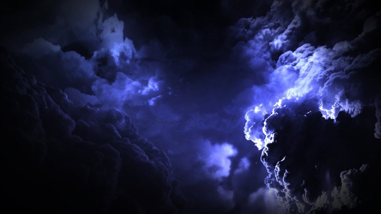 Ночное небо с облаками