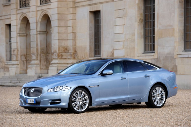 Jaguar XJ 2021 черный