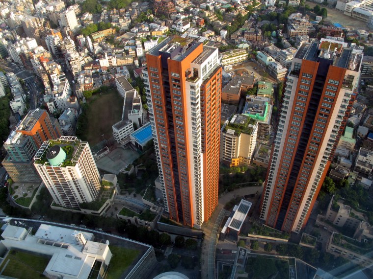 Япония район Роппонги